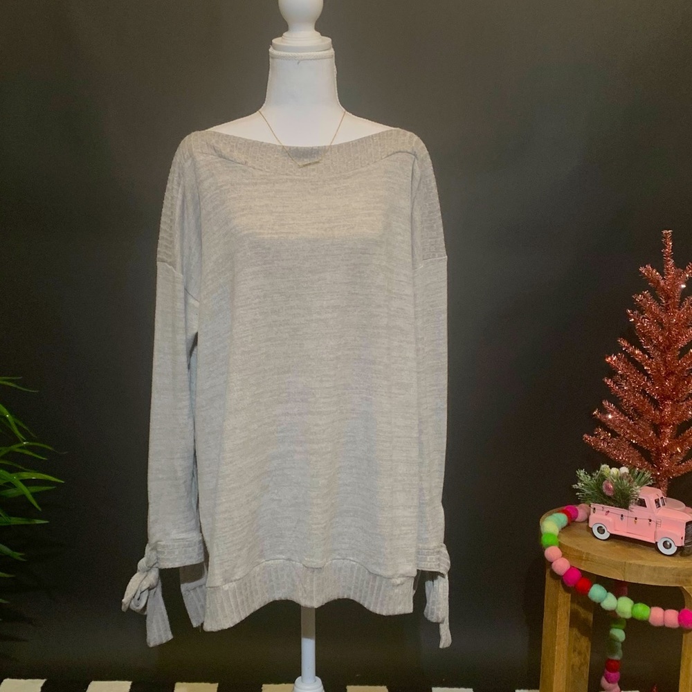Suzanne Betro Light Gray Tie-Sleeve Knit Sweater